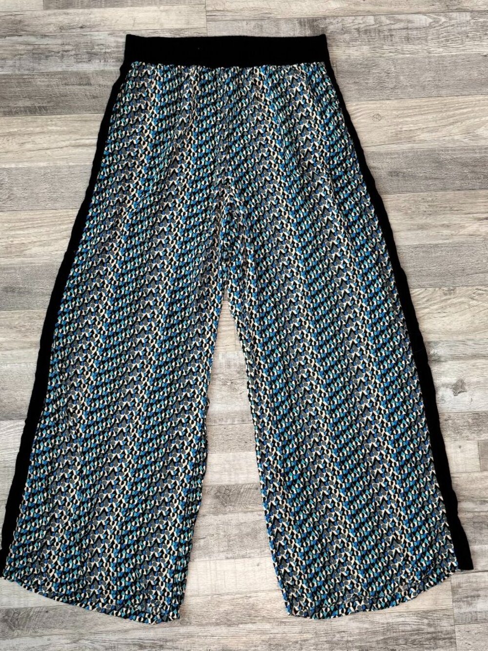Matty M blue pattern lightweight loose fit pants elastic waist size medium Q26